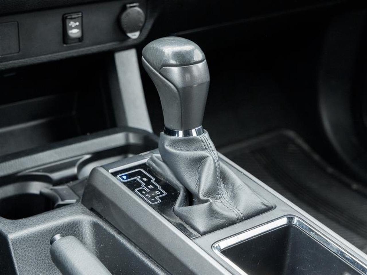 2017 Toyota Tacoma 4x4 Double Cab V6 SR5 6A Navi| Backup Camera| Heated Seats Photo