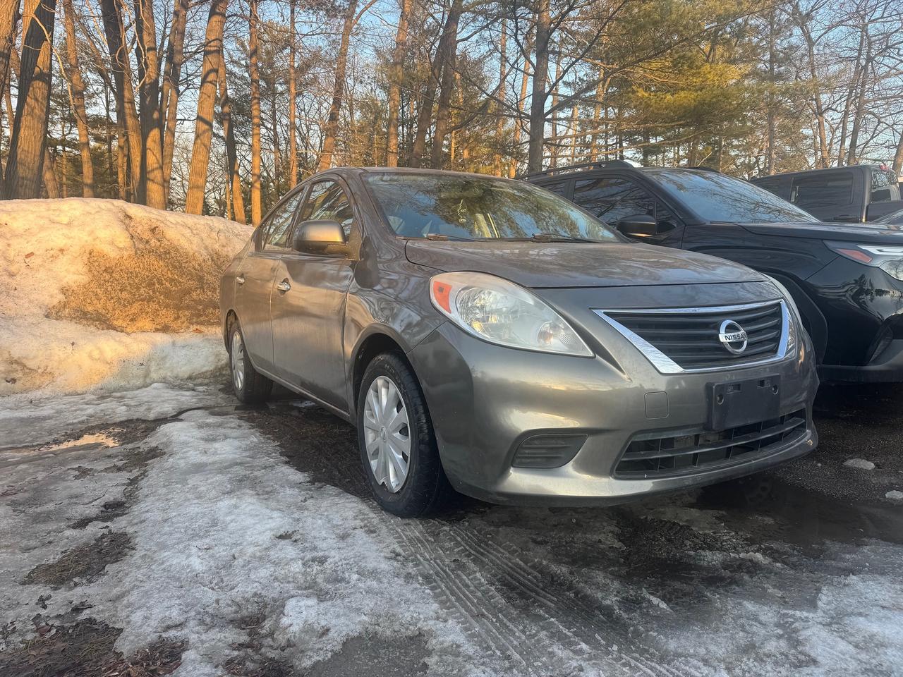 2014 Nissan Versa S Photo
