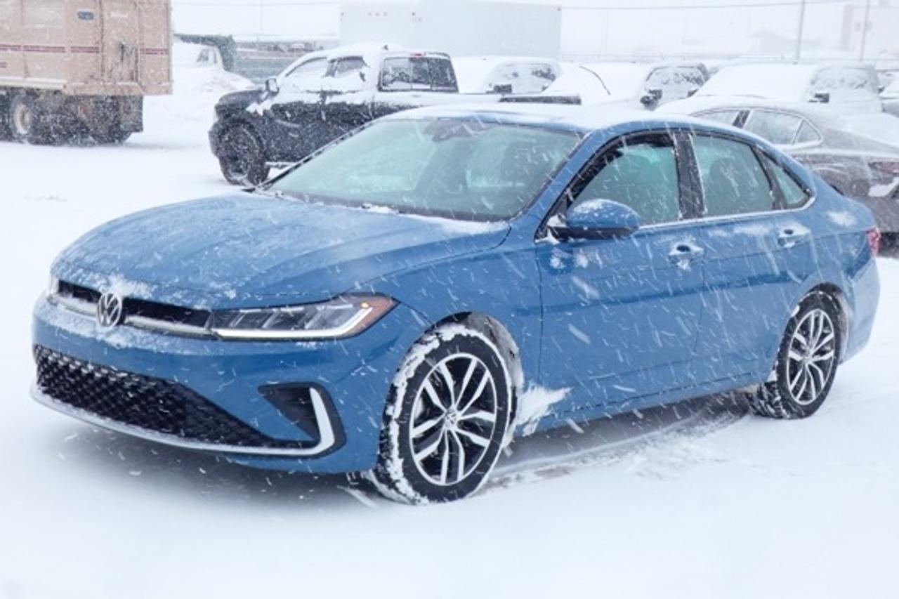 2025 Volkswagen Jetta Comfortline Auto w/Htd cloth, BUC - Photo #1