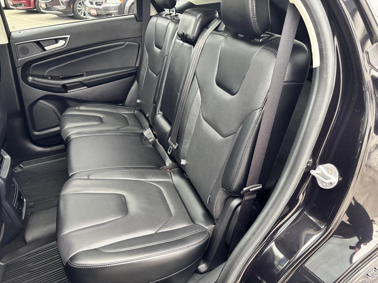 2019 Ford Edge Titanium ** AWD, ADAPT CRUISE, BSM ** Photo
