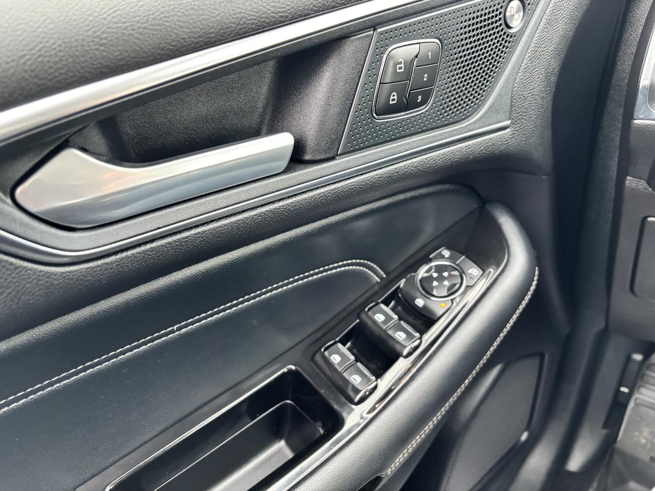 2019 Ford Edge Titanium ** AWD, ADAPT CRUISE, BSM ** Photo