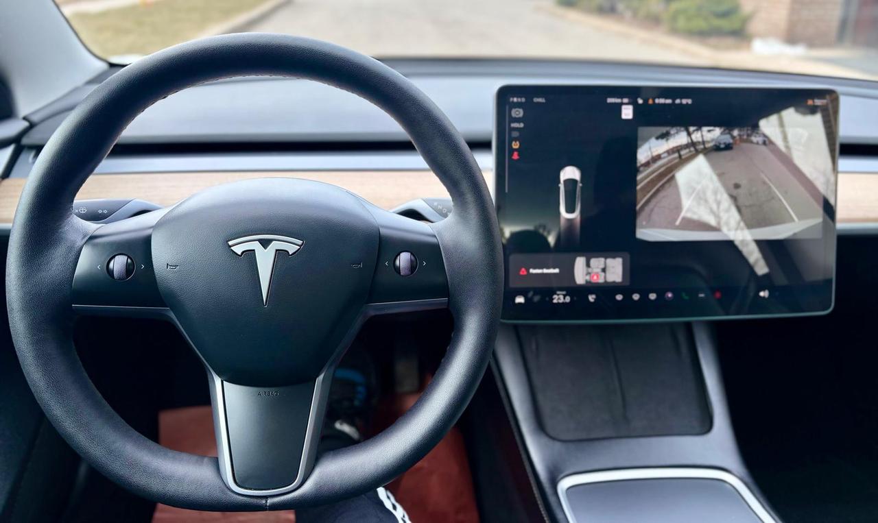 2021 Tesla Model 3 STANDARD RANGE PLUS Photo