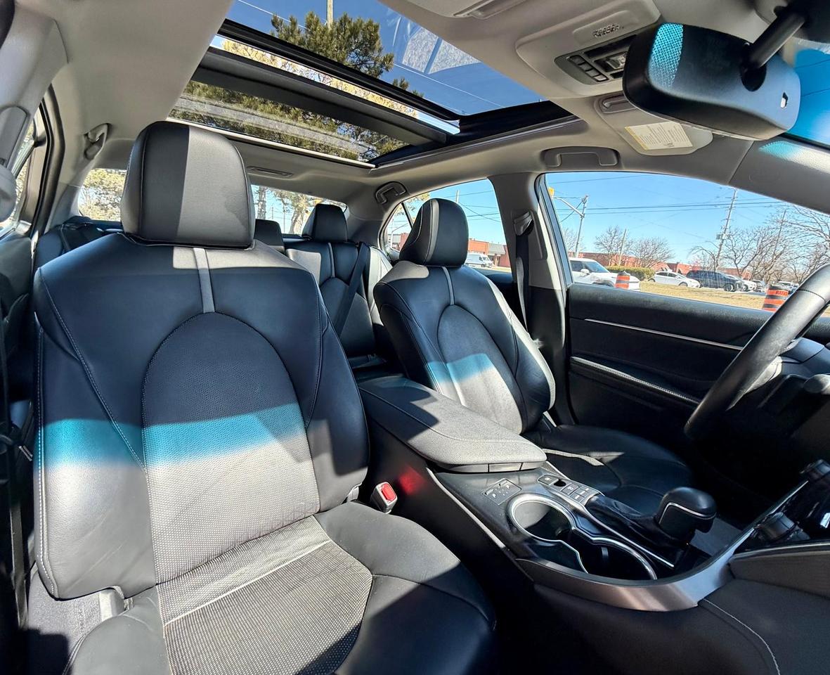 2018 Toyota Camry XSE - Photo #9