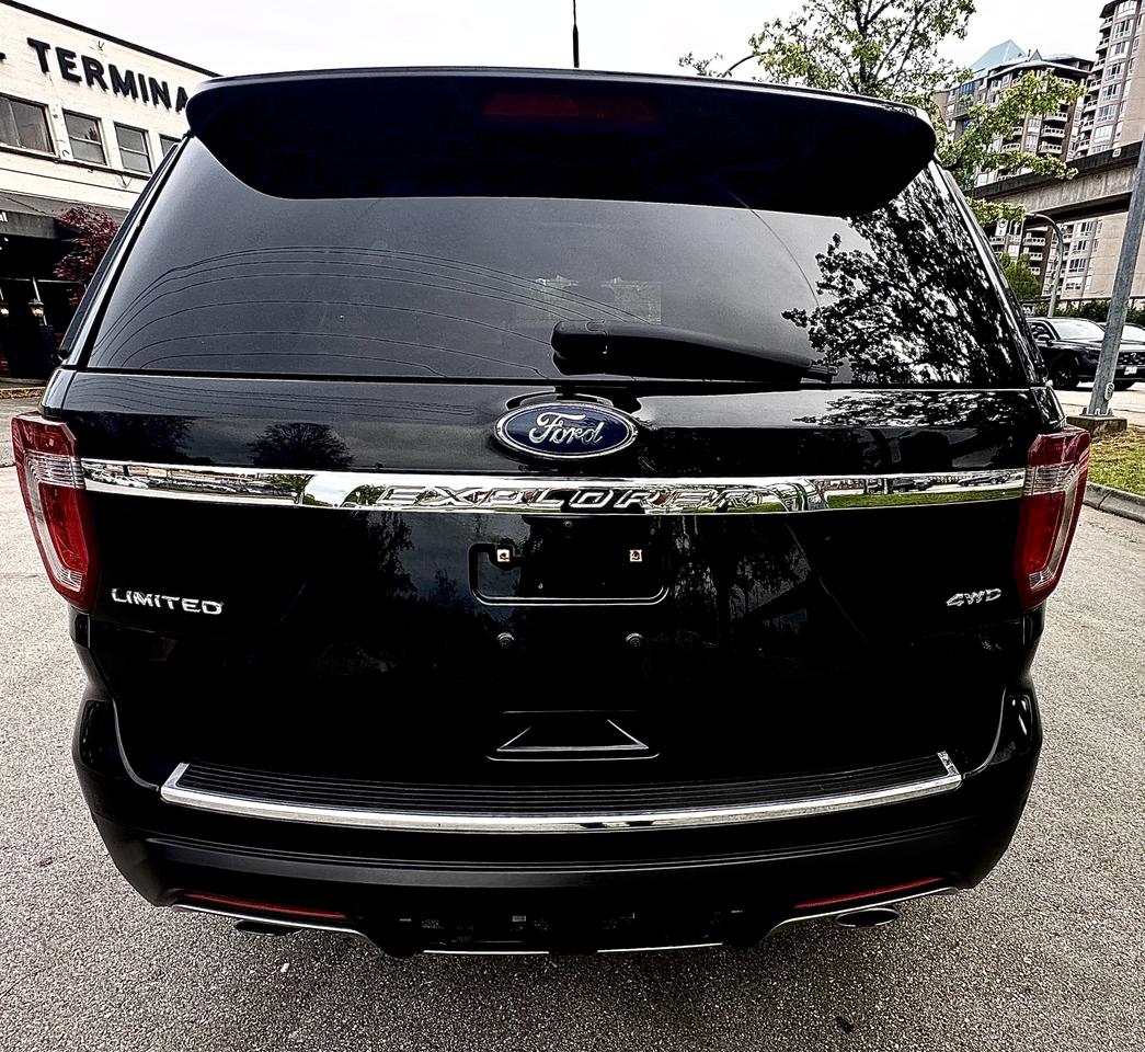 2018 Ford Explorer LIMITED - Photo #4