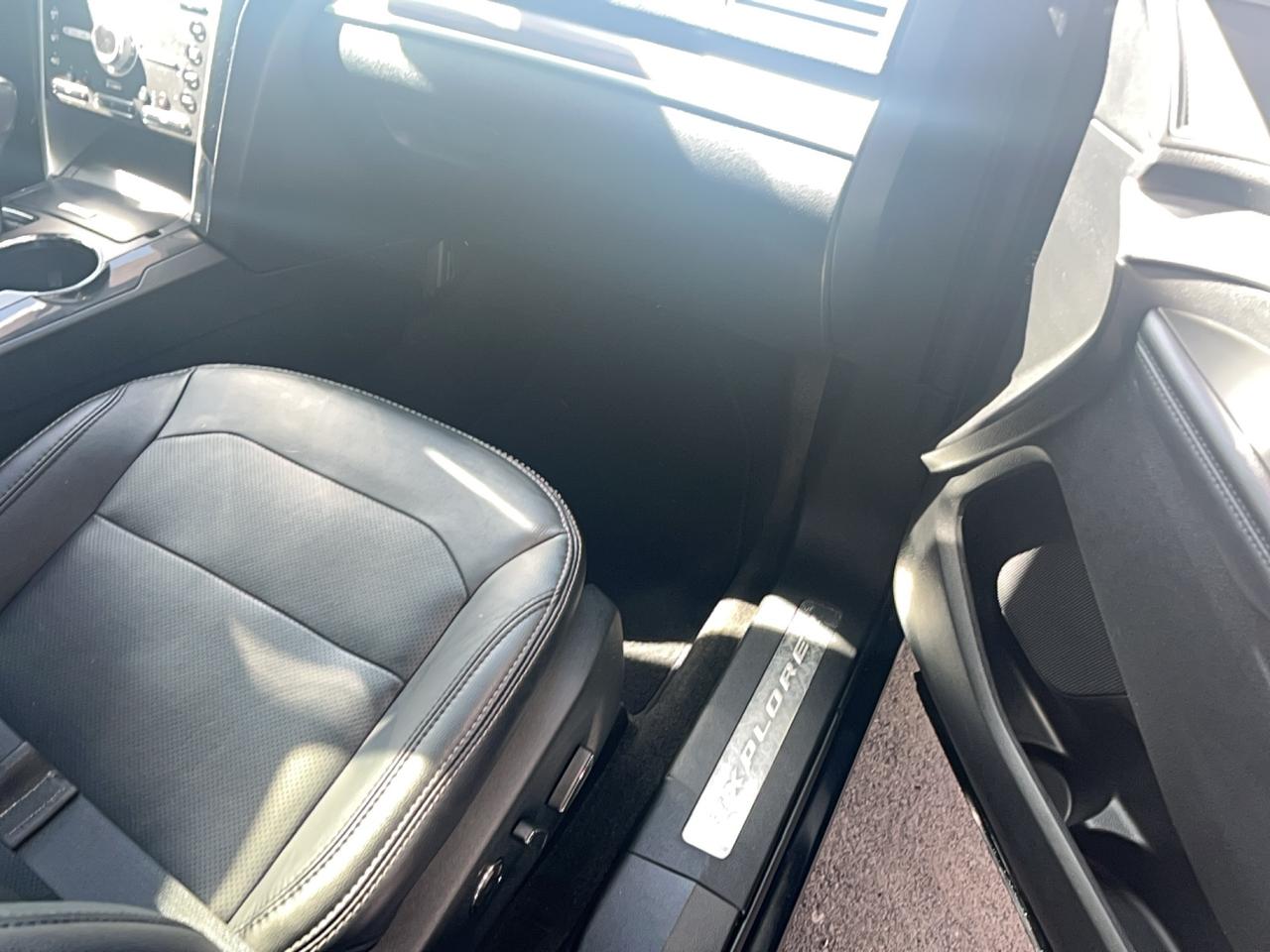 2018 Ford Explorer LIMITED - Photo #16