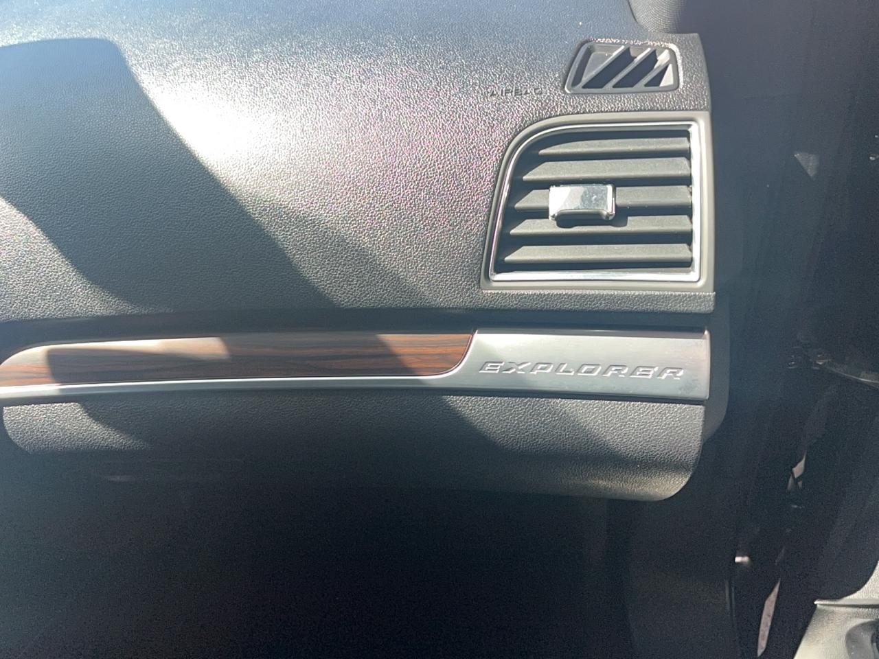 2018 Ford Explorer LIMITED Photo