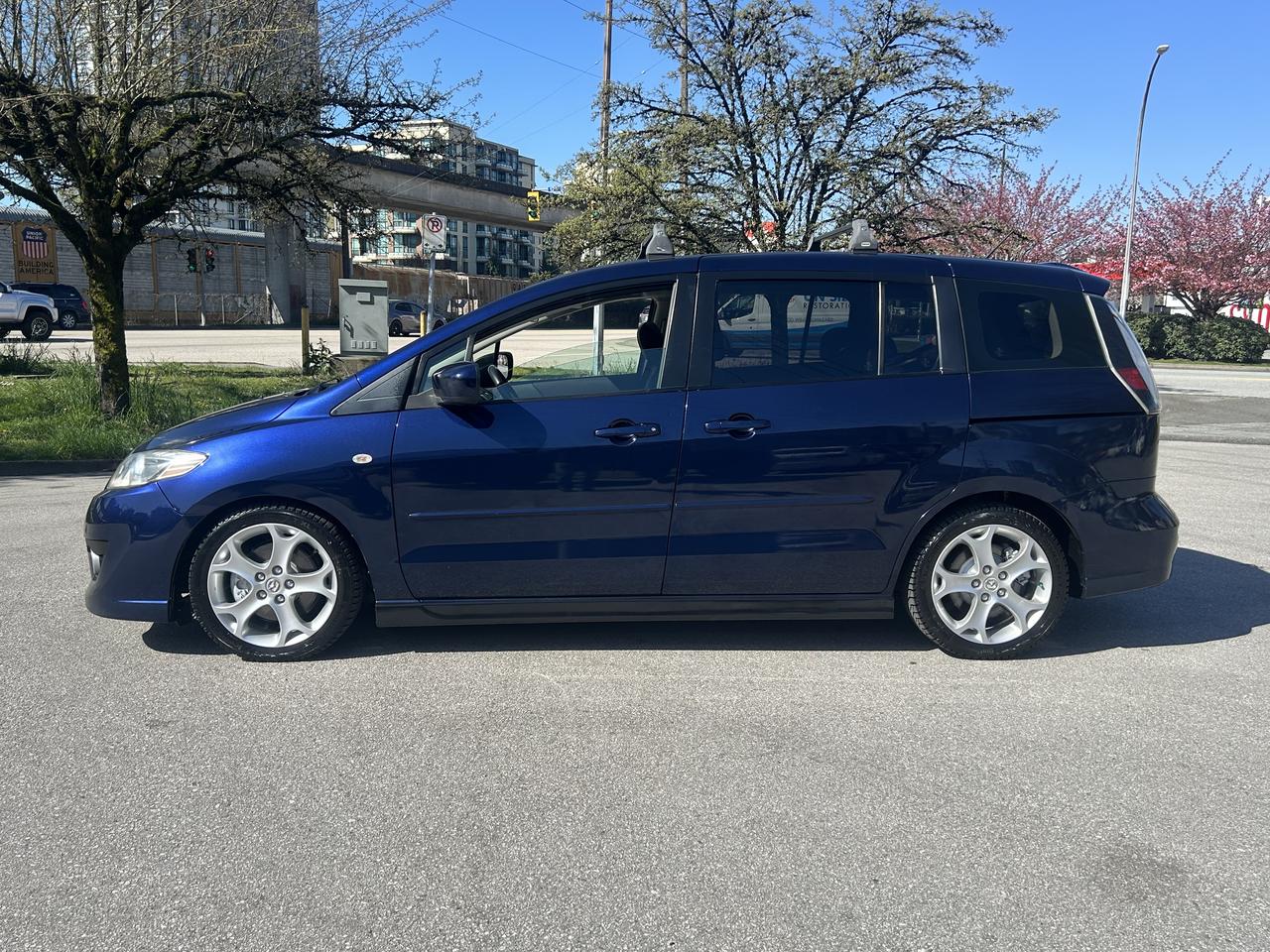 2009 Mazda MAZDA5 GS Photo