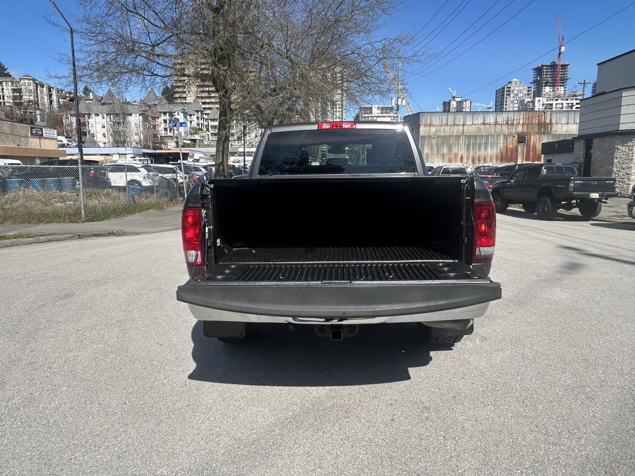 2017 RAM 1500 4WD Crew Cab 140.5" ST Photo