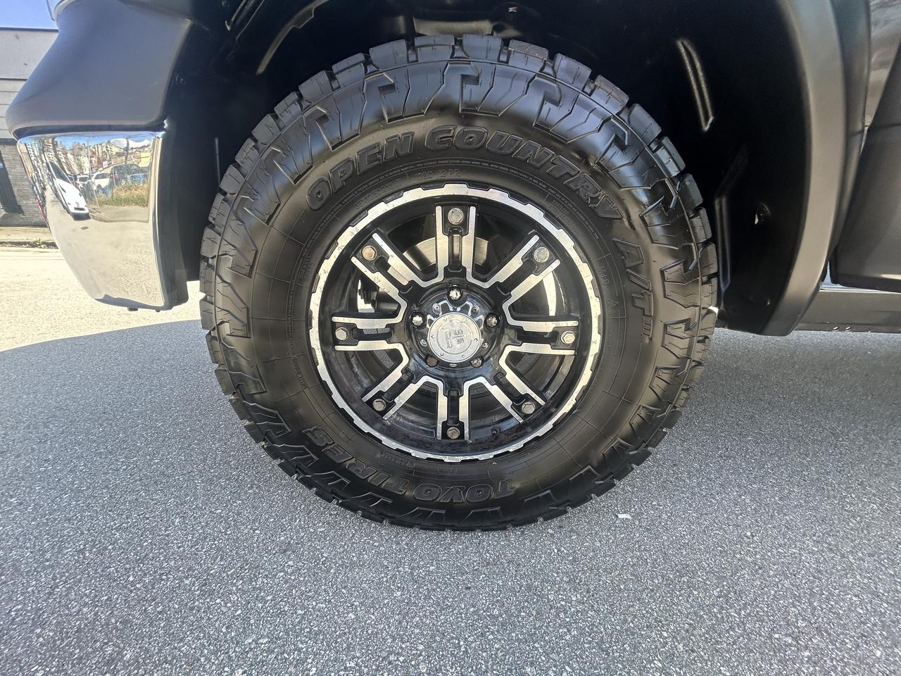 2017 RAM 1500 4WD Crew Cab 140.5" ST - Photo #14