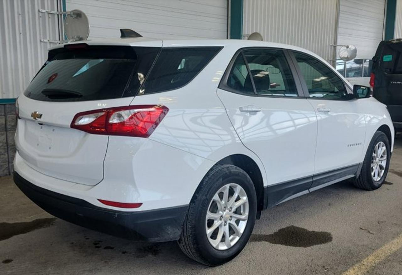 2021 Chevrolet Equinox LS | Heated Seats | CarPlay + Android | Remote Start | Alloy Wheels | and More ! Photo