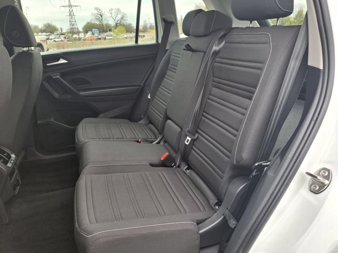 2023 Volkswagen Tiguan Trendline AWD | Heated Wheel + Seats | CarPlay + Android | Rear Camera | and More ! Photo