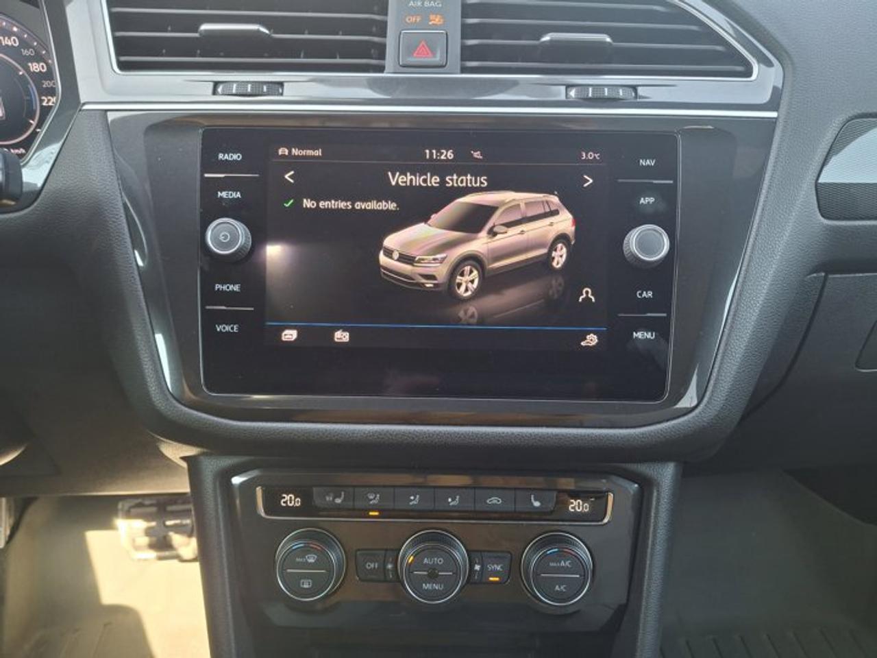 2018 Volkswagen Tiguan Highline R-Line AWD | Leather | Heated Seats + Steering | Fender Audio | Sunroof | Carplay and More! Photo3