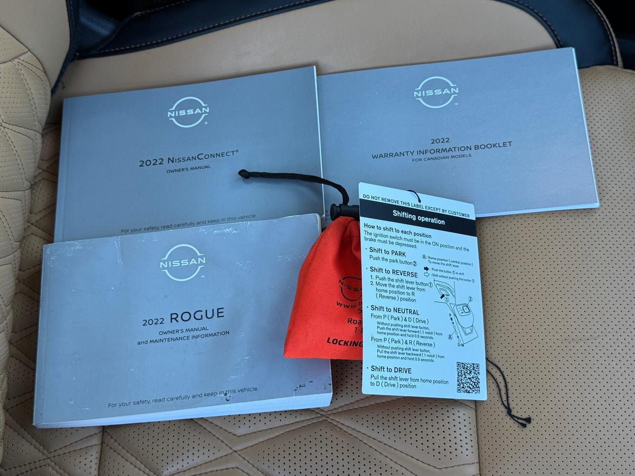2022 Nissan Rogue AWD Platinum+CLEAN CARFAX Photo
