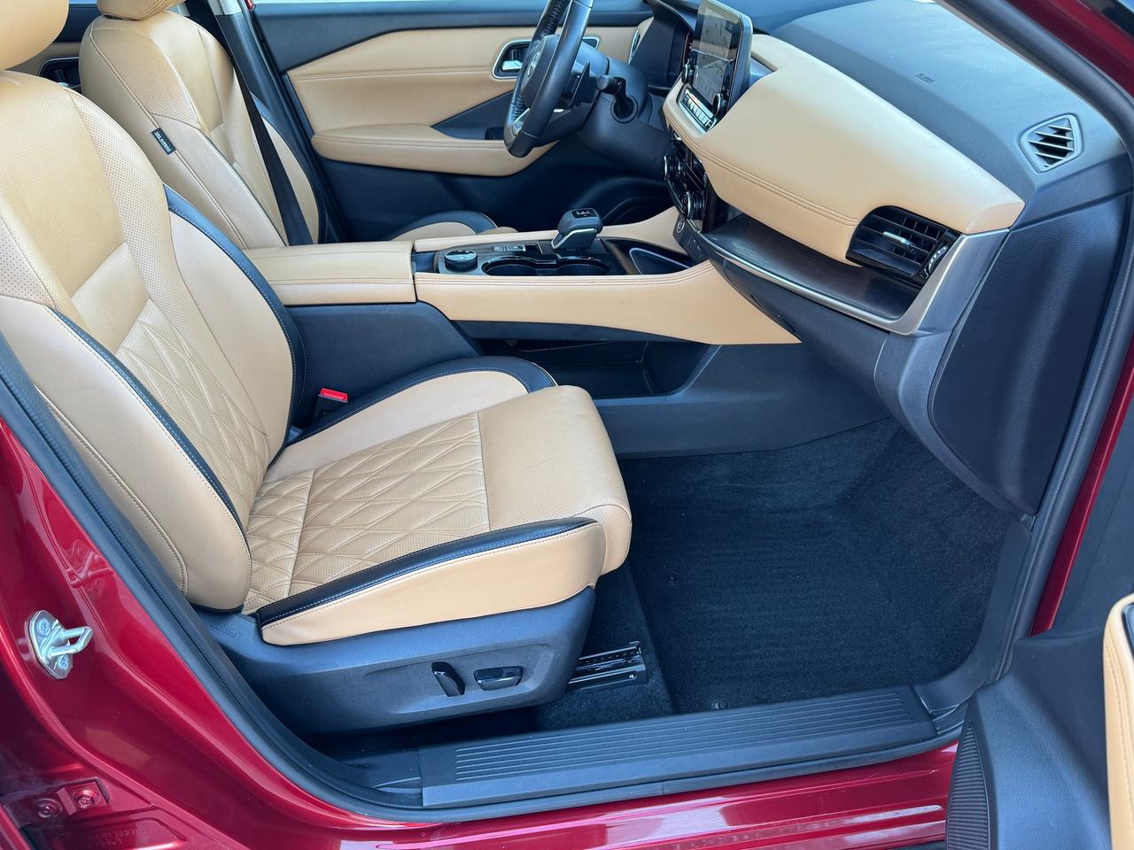2022 Nissan Rogue AWD Platinum+CLEAN CARFAX Photo