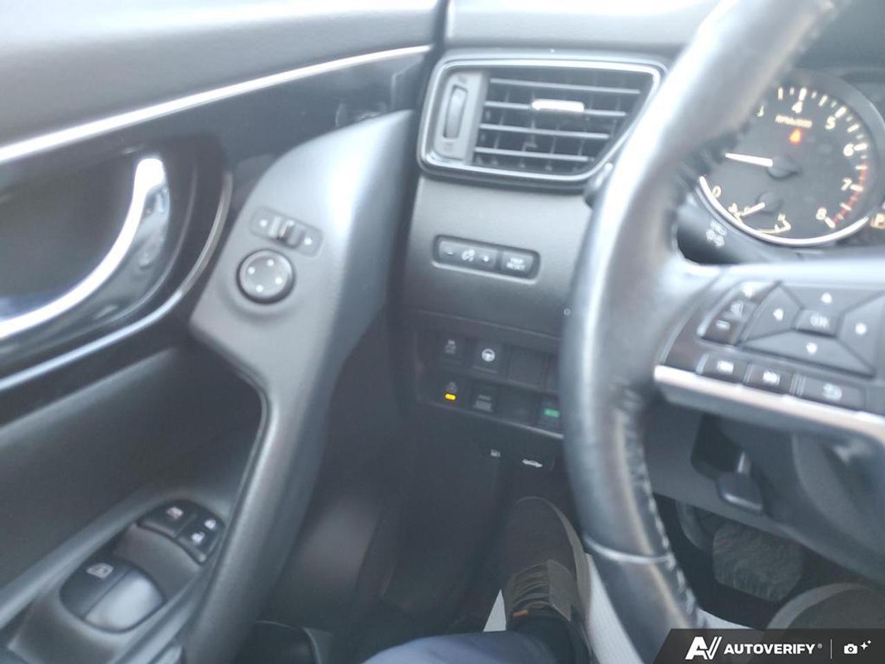 2019 Nissan Qashqai AWD SL-LEATHER-SUNROOF-NAVIGATION-REMOTE START Photo