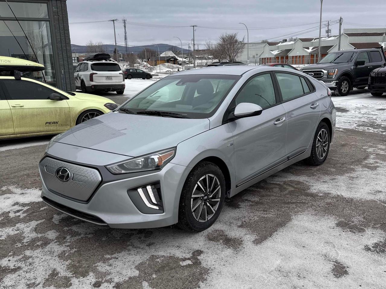 2020 Hyundai IONIQ EV Preferred MANUAL | Backup Camera |  Apple Car Play | Android Auto | Heated Seats Photo0