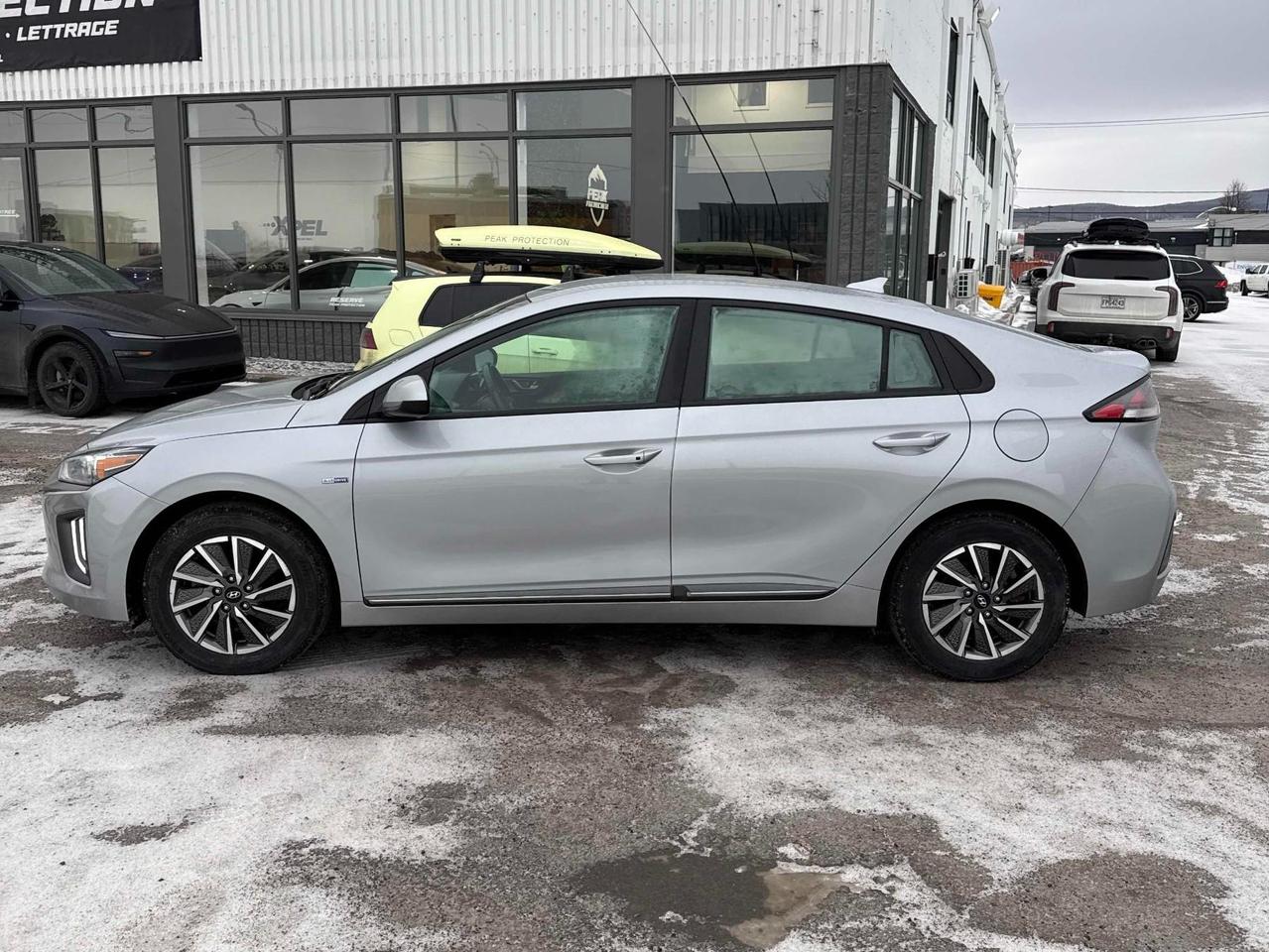 2020 Hyundai IONIQ EV Preferred MANUAL | Backup Camera |  Apple Car Play | Android Auto | Heated Seats Photo