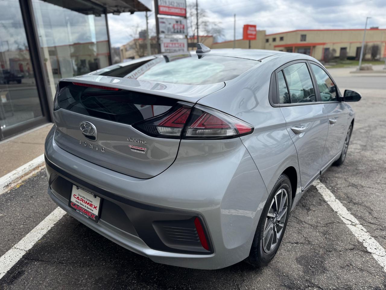 2020 Hyundai IONIQ EV Preferred **SALES PENDING** Photo4