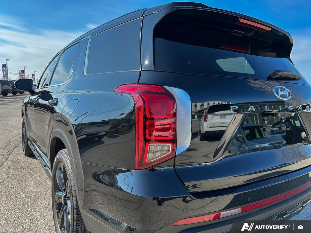 2025 Hyundai PALISADE Urban 7 Passenger 7 PASSENGER | HEATED AND VENTILATED SEATS | NAVIGA Photo