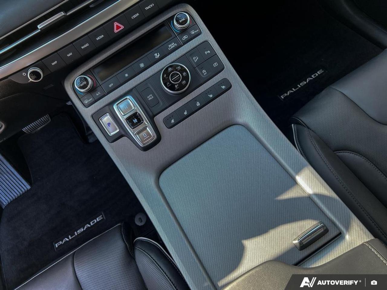 2025 Hyundai PALISADE Urban 7 Passenger 7 PASSENGER | HEATED AND VENTILATED SEATS | NAVIGA Photo