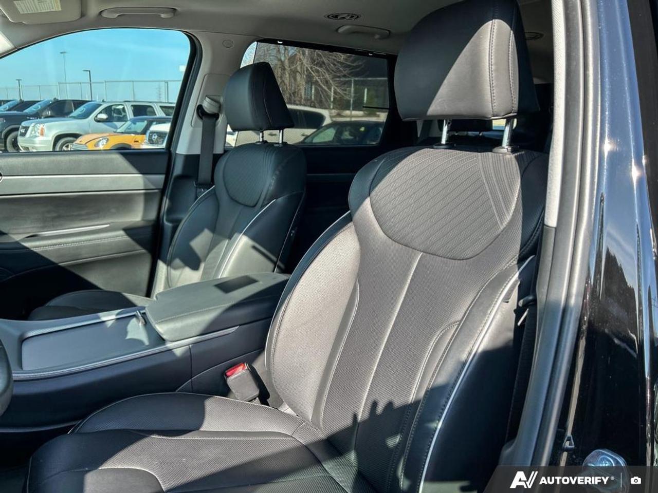 2025 Hyundai PALISADE Urban 7 Passenger 7 PASSENGER | HEATED AND VENTILATED SEATS | NAVIGA Photo