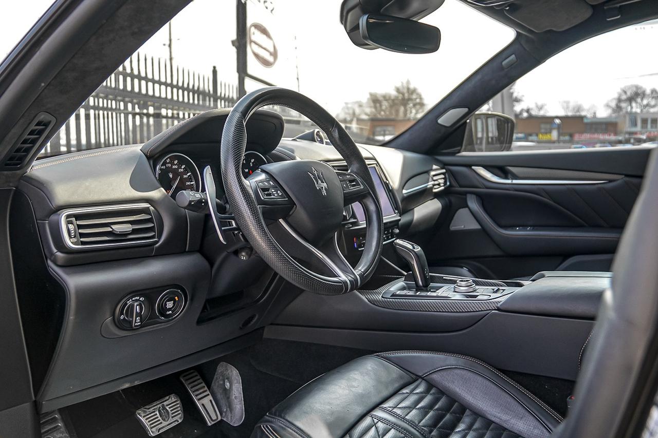 2021 Maserati Levante Trofeo AWD |V8|CARBON PKG|FACTORY FERRARI ENGINE Photo