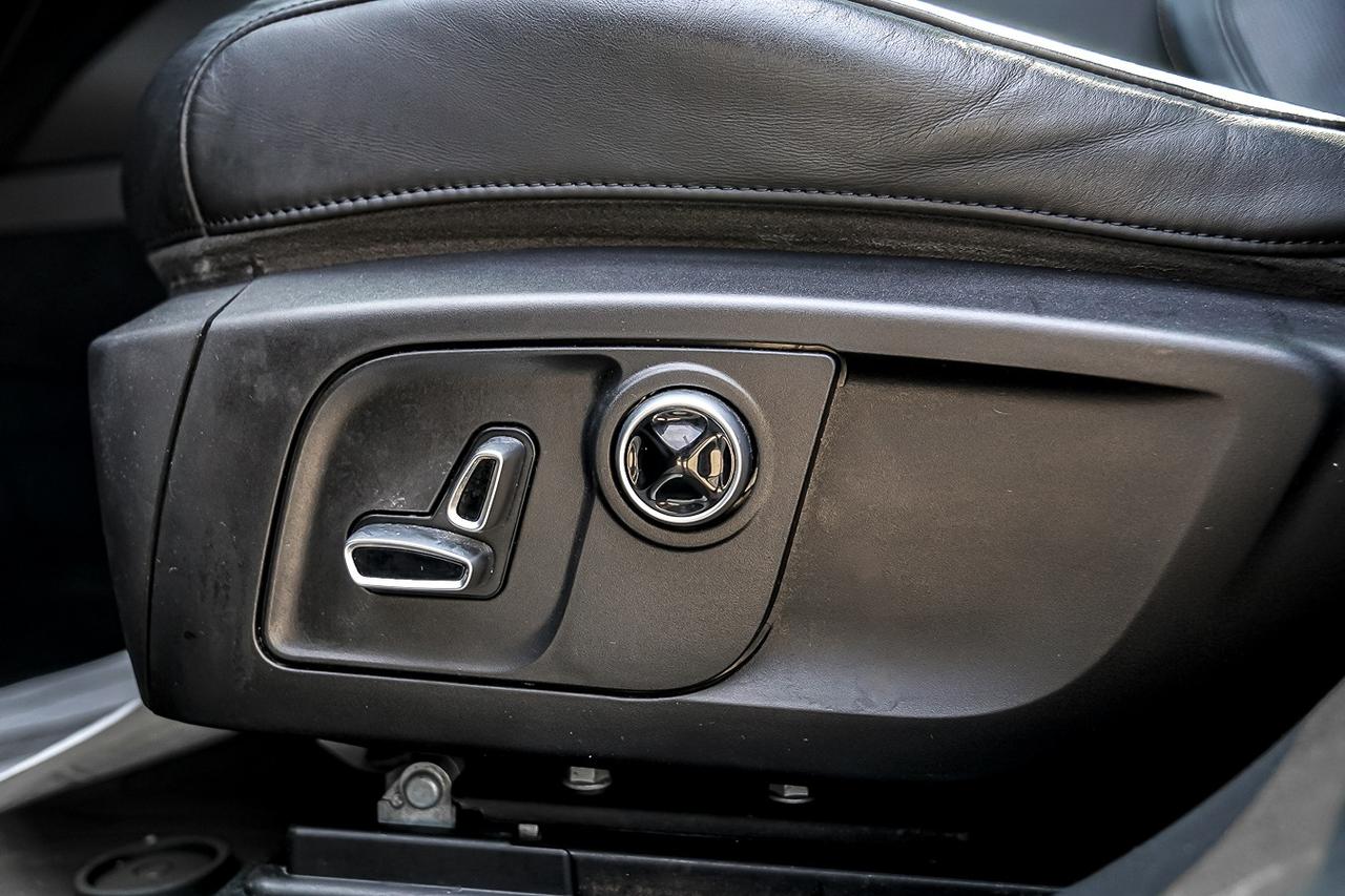 2021 Maserati Levante Trofeo AWD |V8|CARBON PKG|FACTORY FERRARI ENGINE Photo