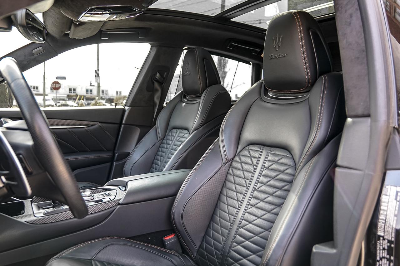 2021 Maserati Levante Trofeo AWD |V8|CARBON PKG|FACTORY FERRARI ENGINE Photo