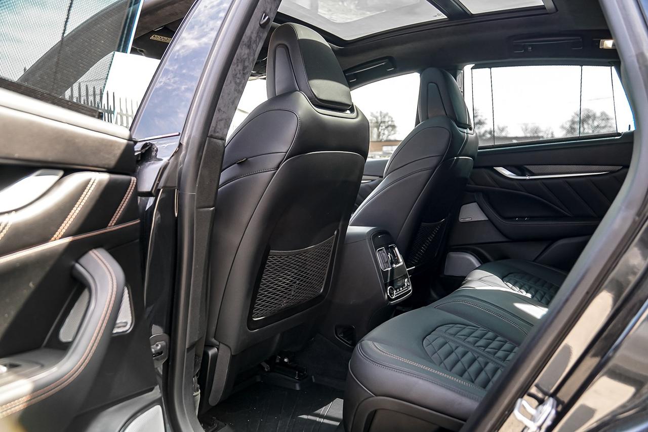 2021 Maserati Levante Trofeo AWD |V8|CARBON PKG|FACTORY FERRARI ENGINE Photo