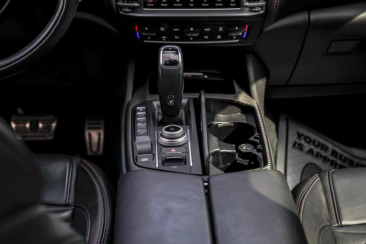 2021 Maserati Levante Trofeo AWD |V8|CARBON PKG|FACTORY FERRARI ENGINE Photo