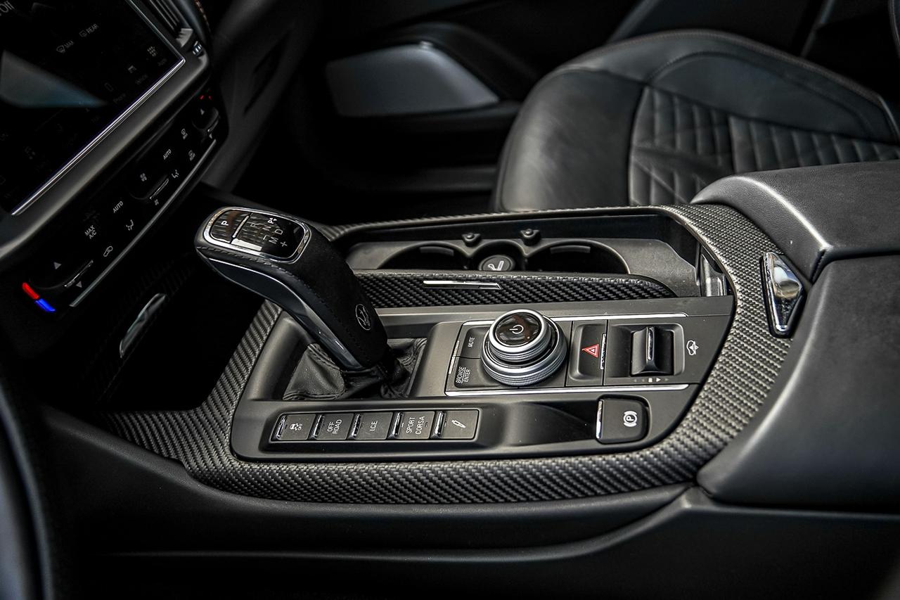 2021 Maserati Levante Trofeo AWD |V8|CARBON PKG|FACTORY FERRARI ENGINE Photo