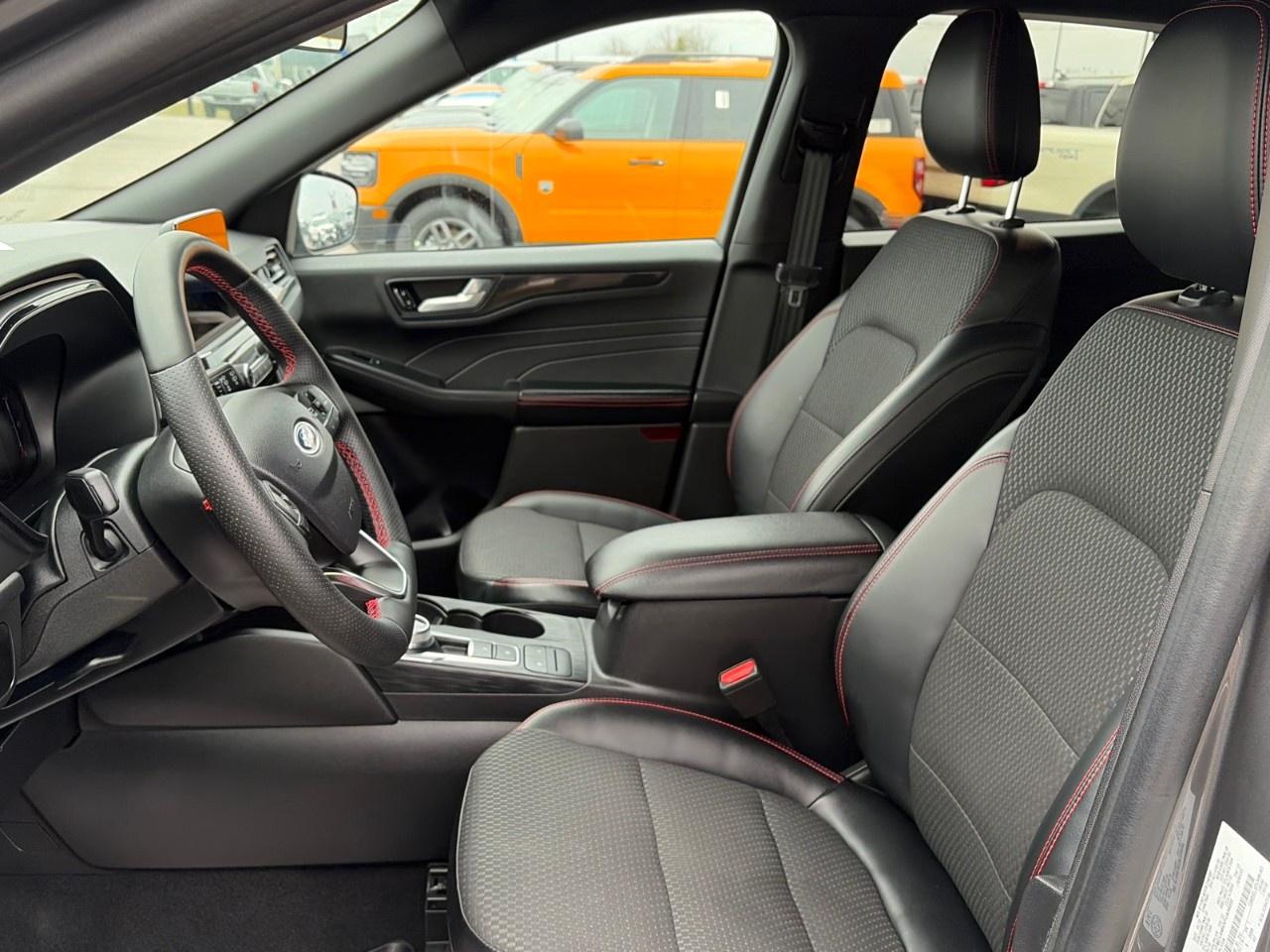 2023 Ford Escape ST-Line AWD Photo