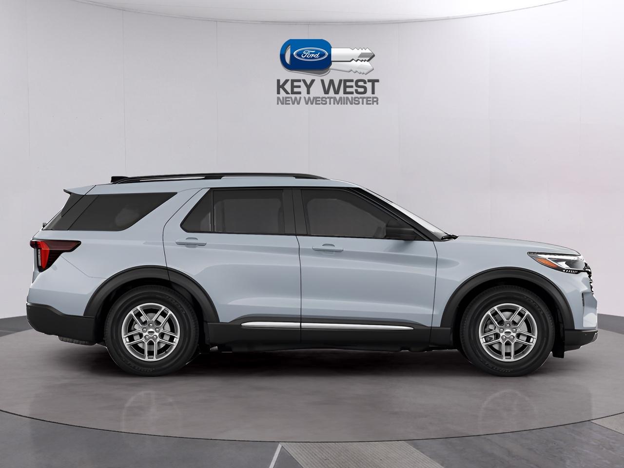 2026 Ford Explorer Active w/200A Pkg 4WD Photo3