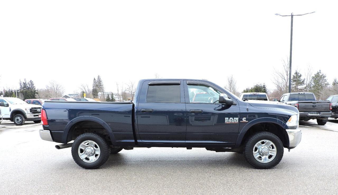 2017 RAM 2500 SXT 6.7 Cummins Diesel 4X4 Seats 6 Only 123000 KMS Photo3