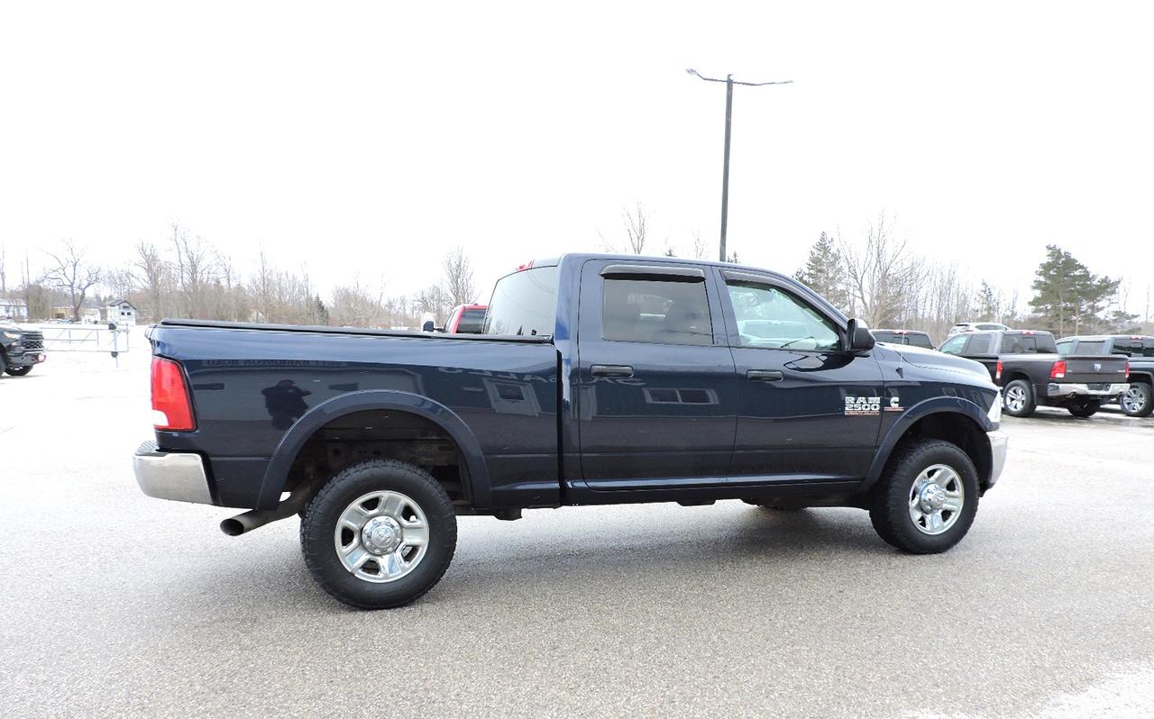 2017 RAM 2500 SXT 6.7 Cummins Diesel 4X4 Seats 6 Only 123000 KMS Photo4