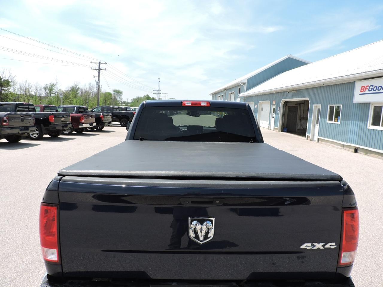 2017 RAM 2500 SXT 6.7 Cummins Diesel 4X4 Seats 6 Only 123000 KMS Photo