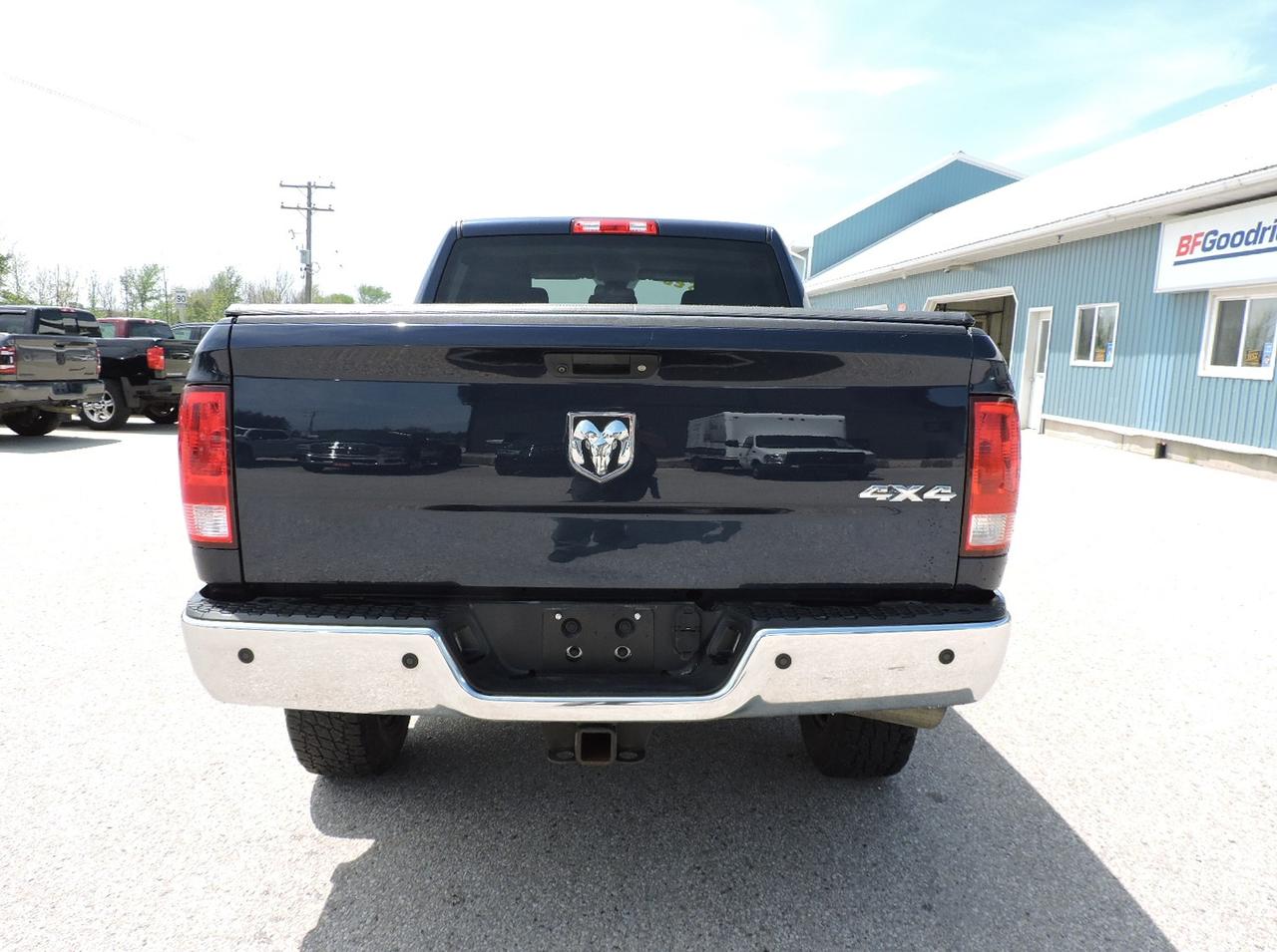 2017 RAM 2500 SXT 6.7 Cummins Diesel 4X4 Seats 6 Only 123000 KMS Photo