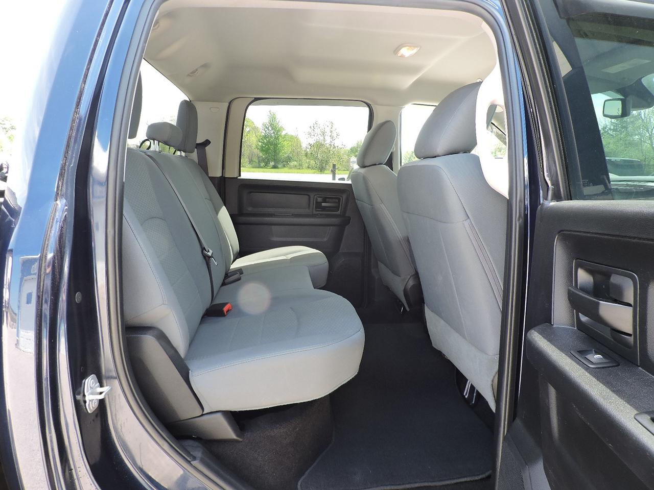 2017 RAM 2500 SXT 6.7 Cummins Diesel 4X4 Seats 6 Only 123000 KMS Photo