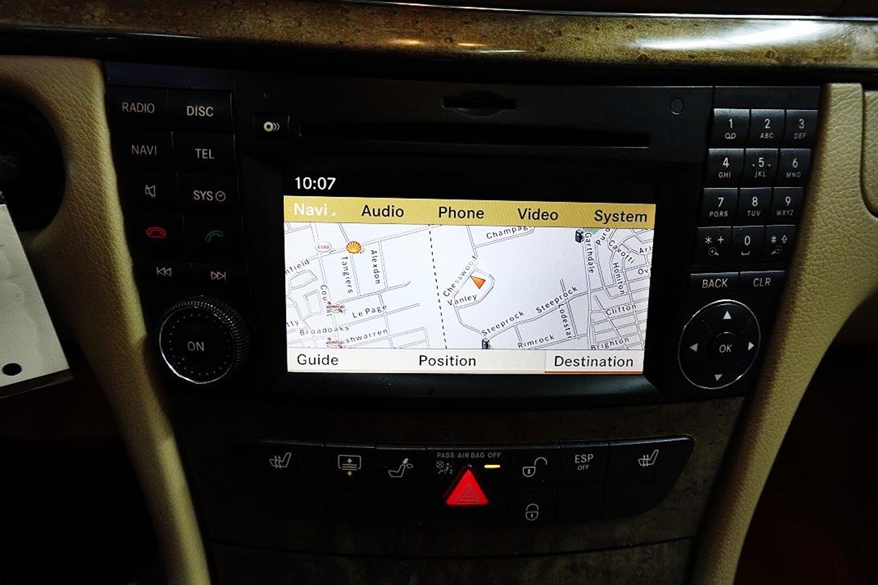 2009 Mercedes-Benz E-Class 3.5L 4MATIC NO ACCIDENT,ALL SERVICE RECORDS Photo