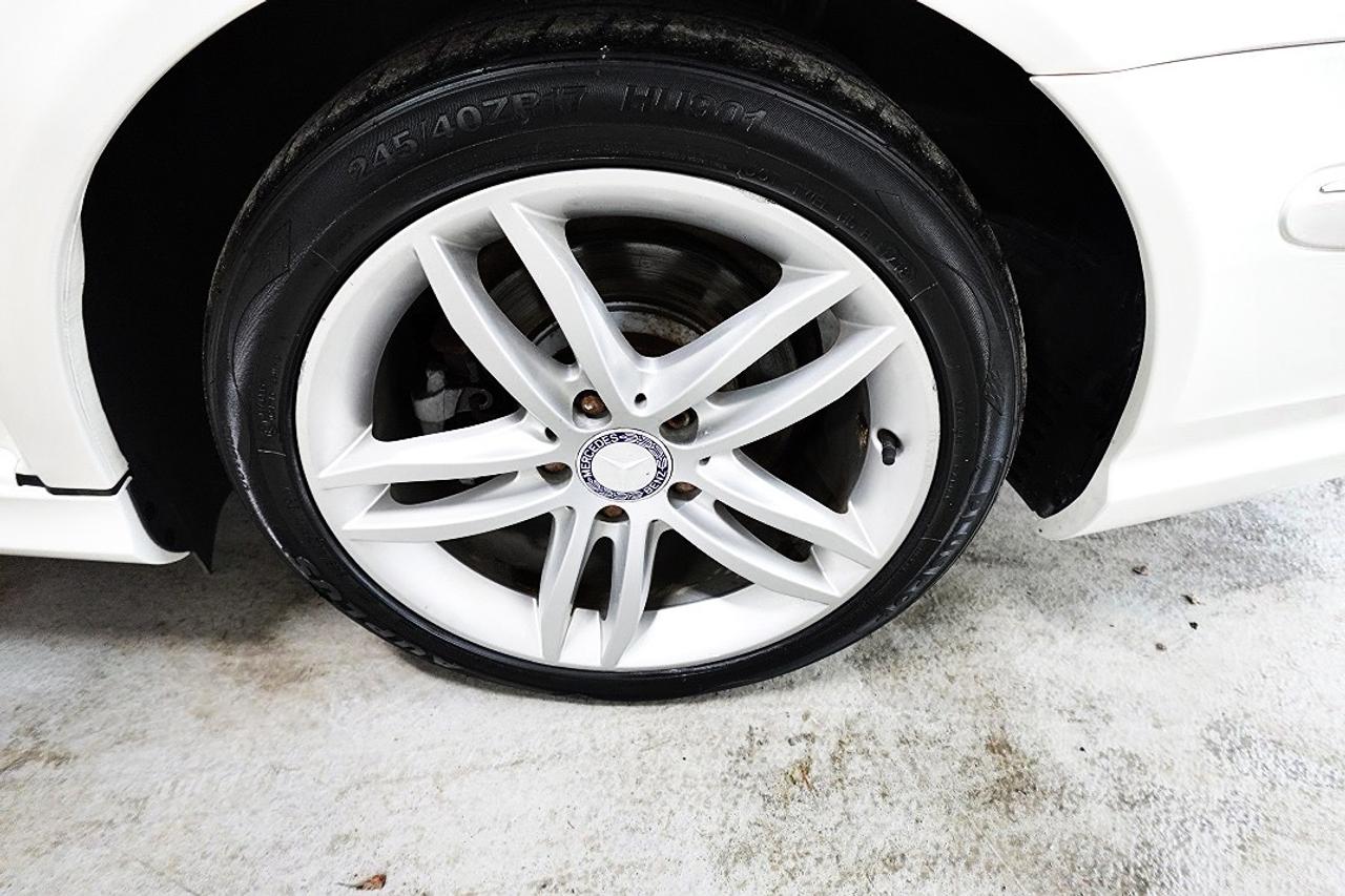 2009 Mercedes-Benz E-Class 3.5L 4MATIC NO ACCIDENT,ALL SERVICE RECORDS Photo