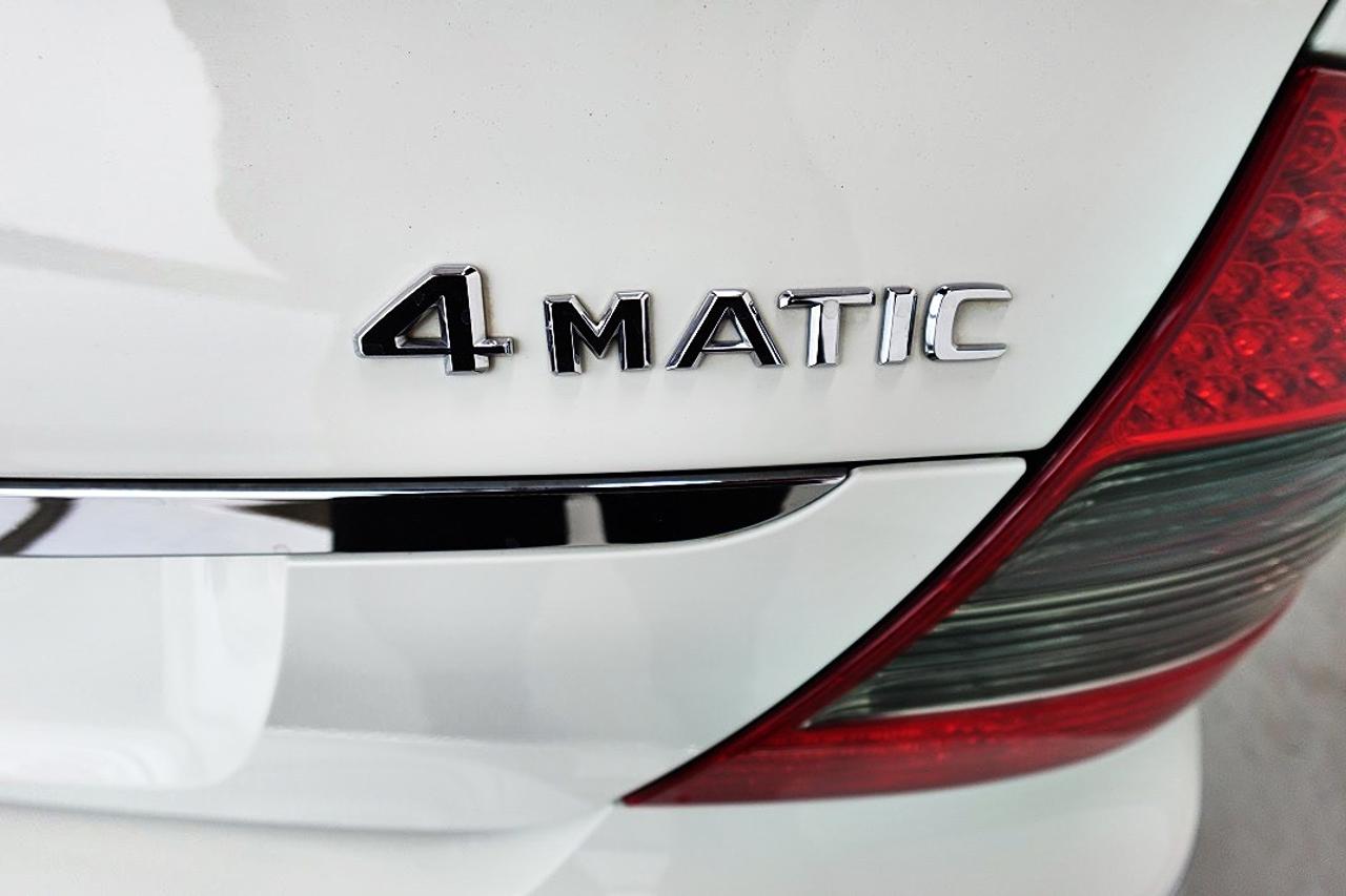 2009 Mercedes-Benz E-Class 3.5L 4MATIC NO ACCIDENT,ALL SERVICE RECORDS Photo