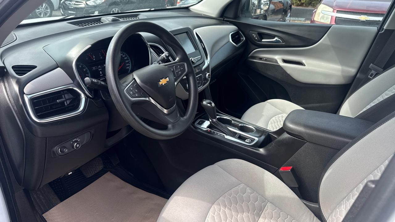 2018 Chevrolet Equinox LS Photo