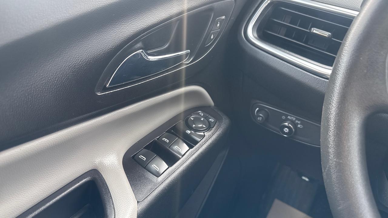 2018 Chevrolet Equinox LS Photo