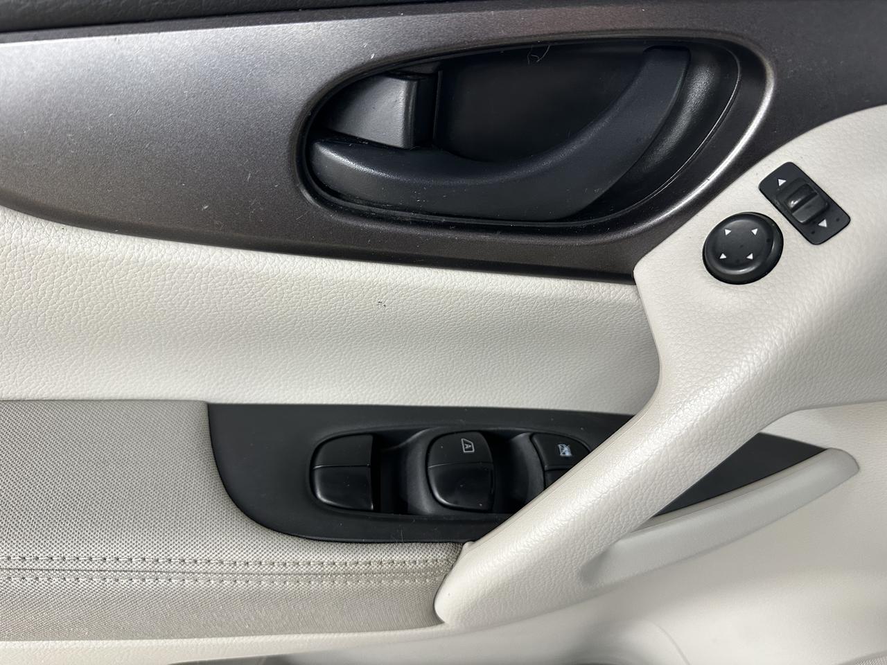 2018 Nissan Qashqai S Photo12