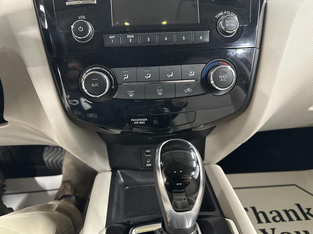 2018 Nissan Qashqai S Photo18