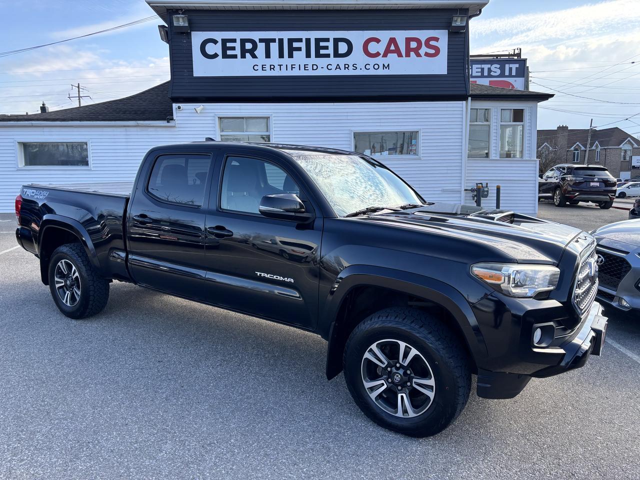 2016 Toyota Tacoma TRD SPORT ** 4X4, NAV, HTD SEATS **