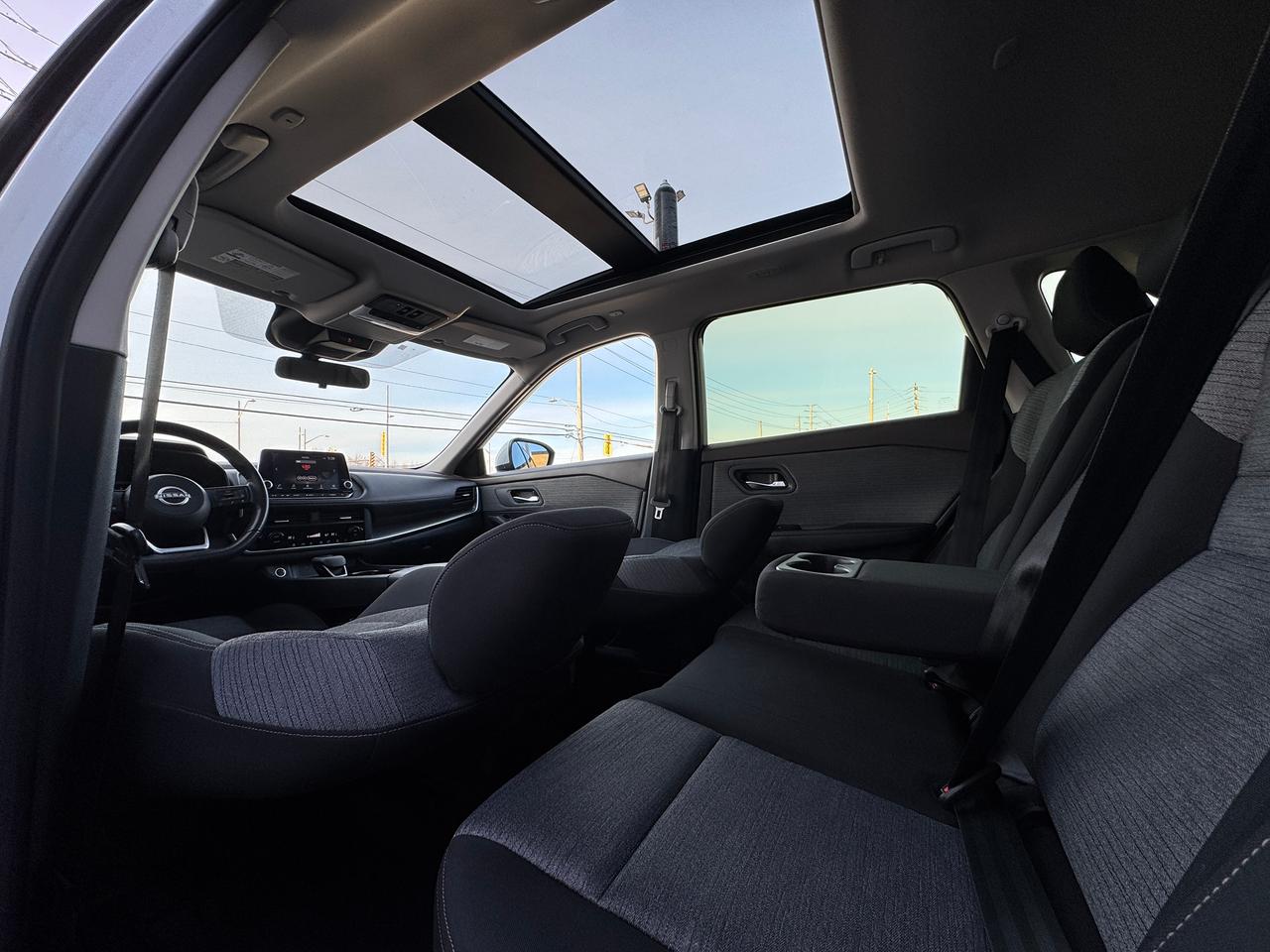2023 Nissan Rogue SV Moonroof AWD+ONE OWNER+CLEAN CARFAX Photo2