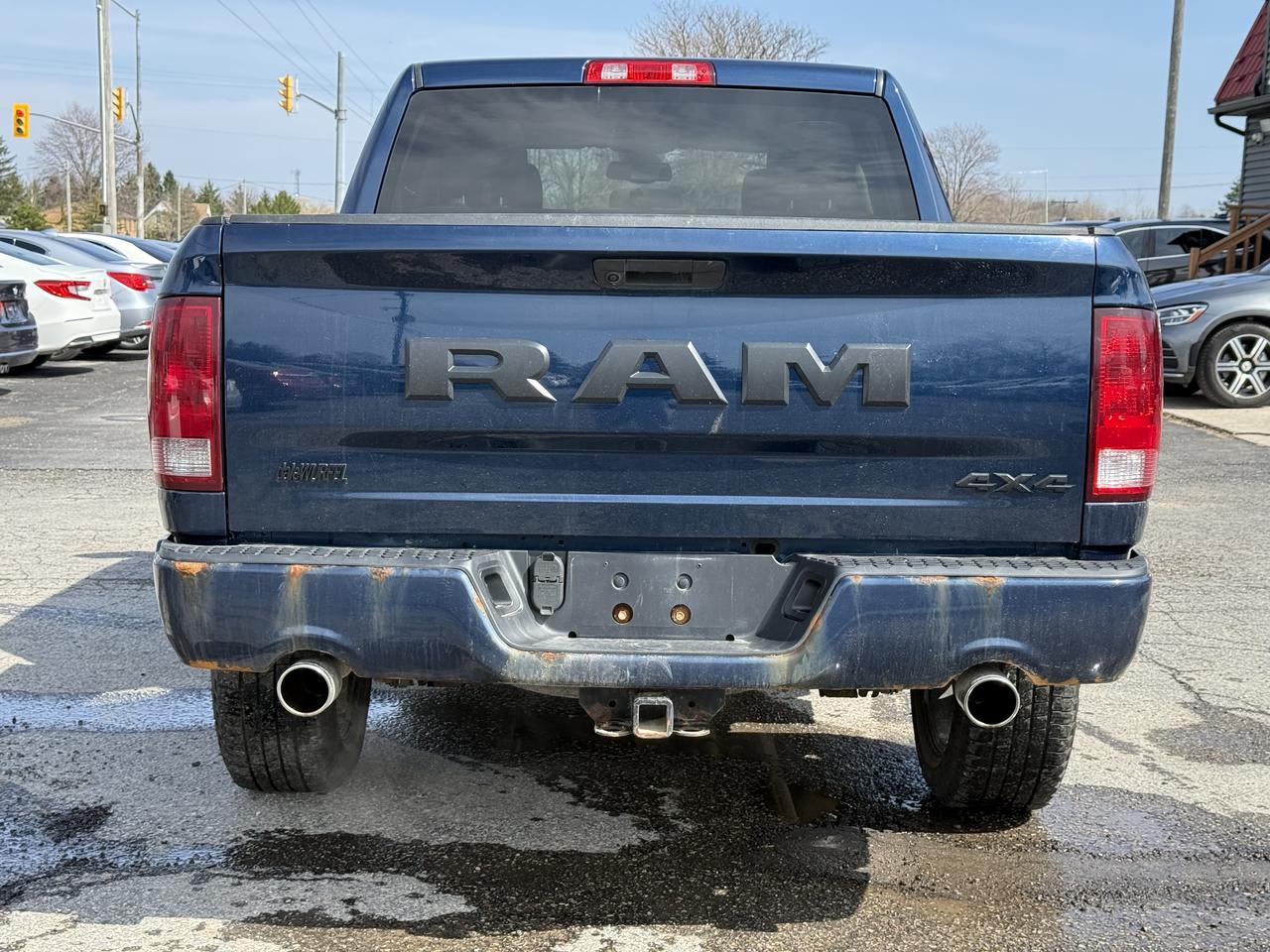 2021 RAM 1500 Classic EXPRESS Photo3