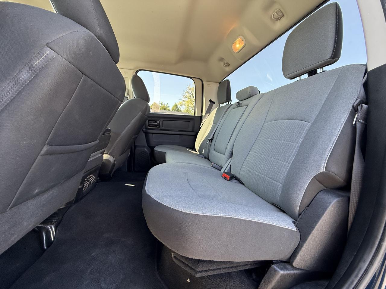2021 RAM 1500 Classic EXPRESS Photo