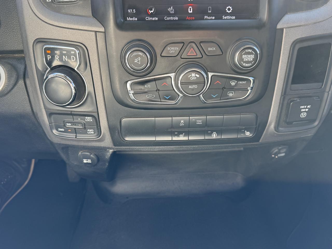2021 RAM 1500 Classic EXPRESS Photo